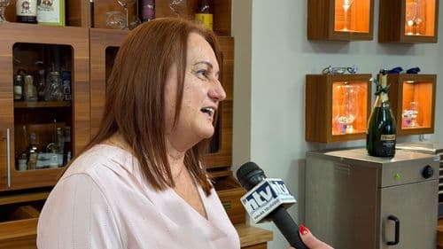 A projekt hátteréről Varjú Mónika cukrász szakoktató beszélt, aki szerint az országtorták elkészítése kiváló oktatási módszer.