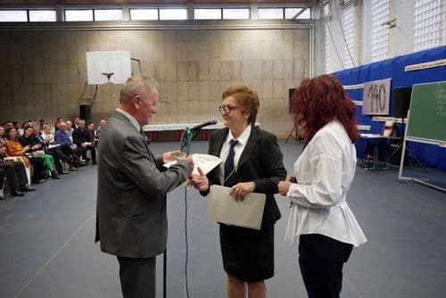 Ezt a szolgálatot köszönte meg az intézmény vezetése azoknak a kollégáknak, akik sokat tettek a szakemberképzésért.