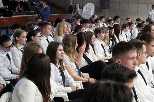 Kossuth Lajos Technikum, Szakképző Iskola és Kollégium diákjai.