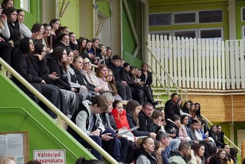 Érdeklődő diákok és szülők.