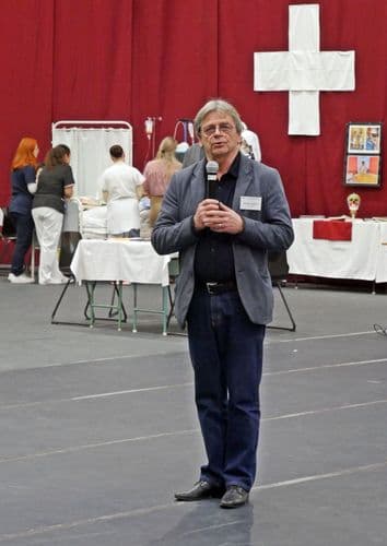 Molnár Nándor igazgató köszöntötte a megjelenteket.