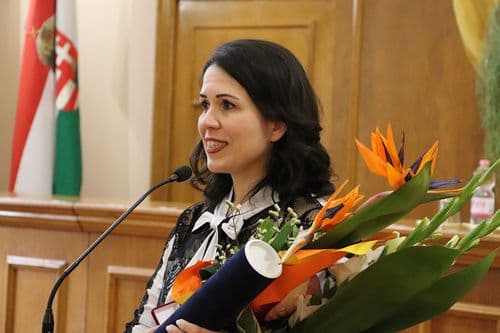 Polgár-Ónodi Szilvia beszéd közben.