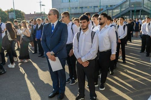 Vári Szabó István Technikum Szakképző Iskola és Kollégium tanulói az évnyitón