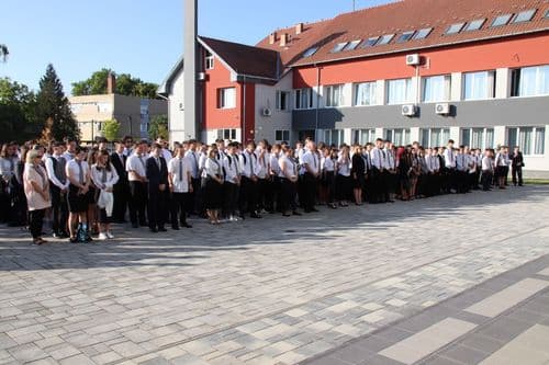Kiskőrösi Wattay Technikum tanulói az évnyitón