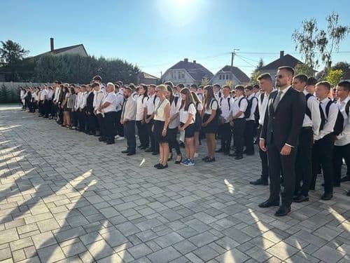 Kiskőrösi Wattay Technikum tanulói az évnyitón