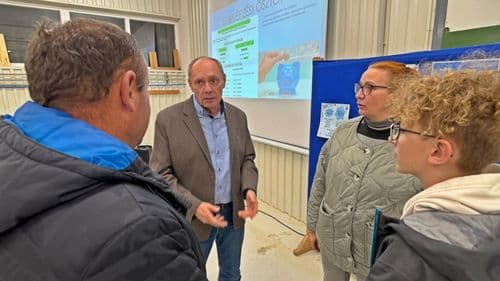 Dr. Komáromi Szilárd Igazgató köszöntötte a megjelenteket.