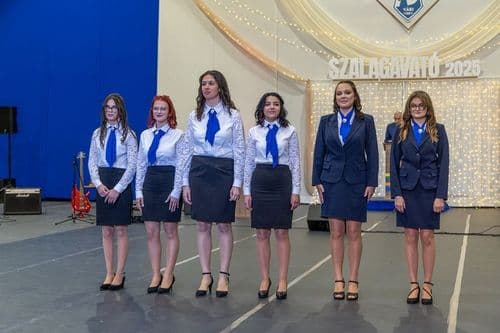 Ezt követően került sor az arra érdemes tanulók kitüntetésére.