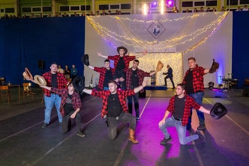 Az osztályok, csoportok mindegyike saját egyéniségét és csapatmunkáját mutatta meg.