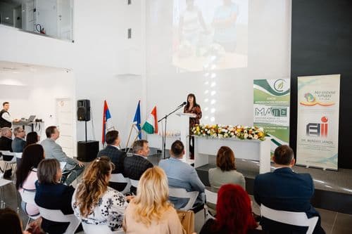 Ünnepélyes bizonyítványosztó.