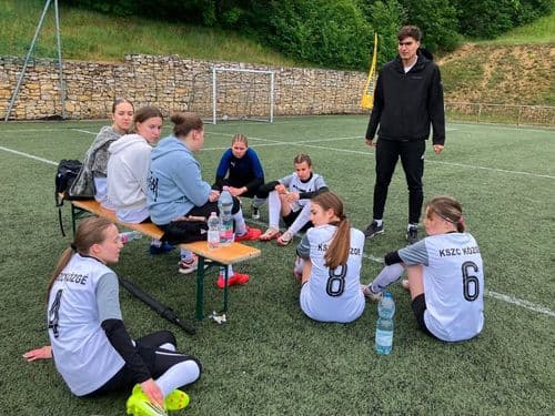 A csapat tagjai: Atkári-Gyóni Csenge, Ónodi Emese, Novotnik Petra, Vaska-Potharn Lili, Tarjányi Brigitta, Szabó Tímea, Farkas Dorina és Kiss Anna.