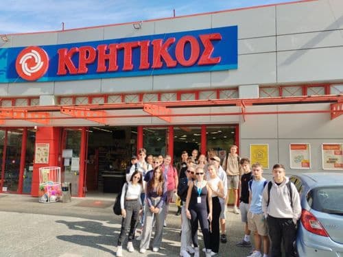 A kereskedős csoport ismét belevetette magát a görög kereskedelem világába.